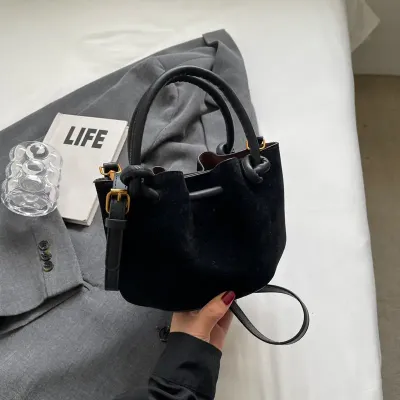 RETRO CASUAL PLEATED HAND BAG